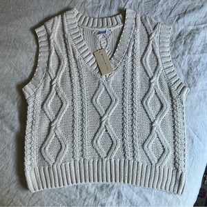 Oversized Cable Knit Vest